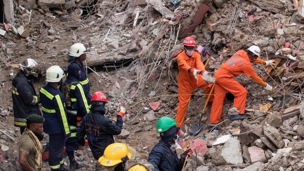 Rescuers search the rubble for survivors in Les Cayes, Haiti. Photo: 17 August 2021