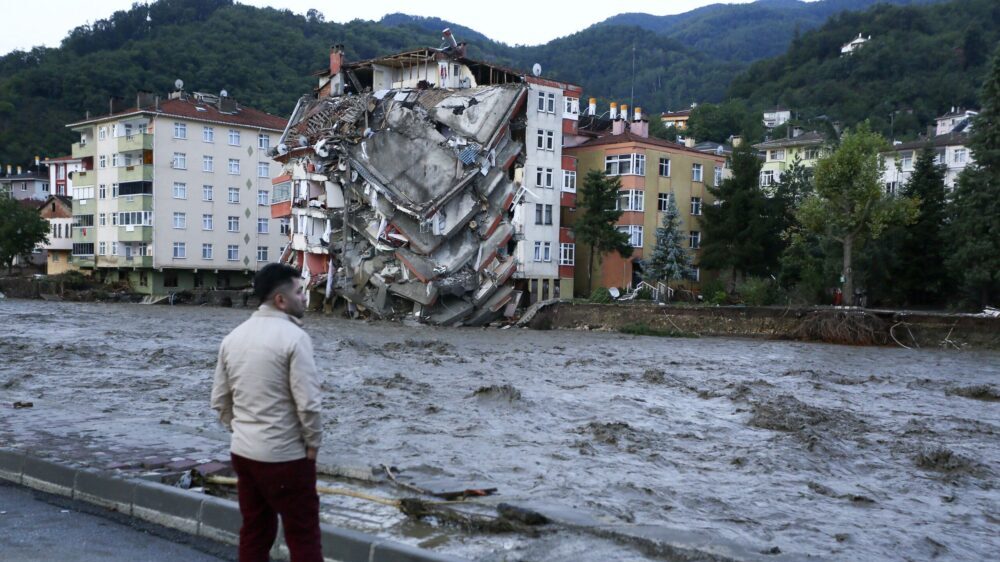 Novi bilans: U poplavama u Turskoj 27 stradalih 1