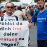Hiljade protivnika oštrih mera i danas protestovale u Berlinu 9
