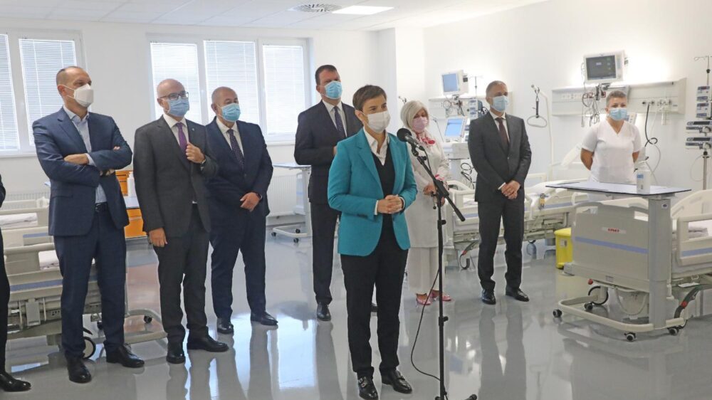 Otvorena nova kovid bolnica u Novom Sadu 2