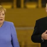 Putin: "Angela, oprosti mi, molim te. Nisam hteo da te uznemirim" 9