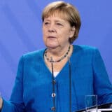 Ovacije Angeli Merkel na početku samita EU 3