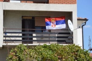 Bor: Zastave Srbije na borskim ulicama, institucijama, zgradama, kućama 2