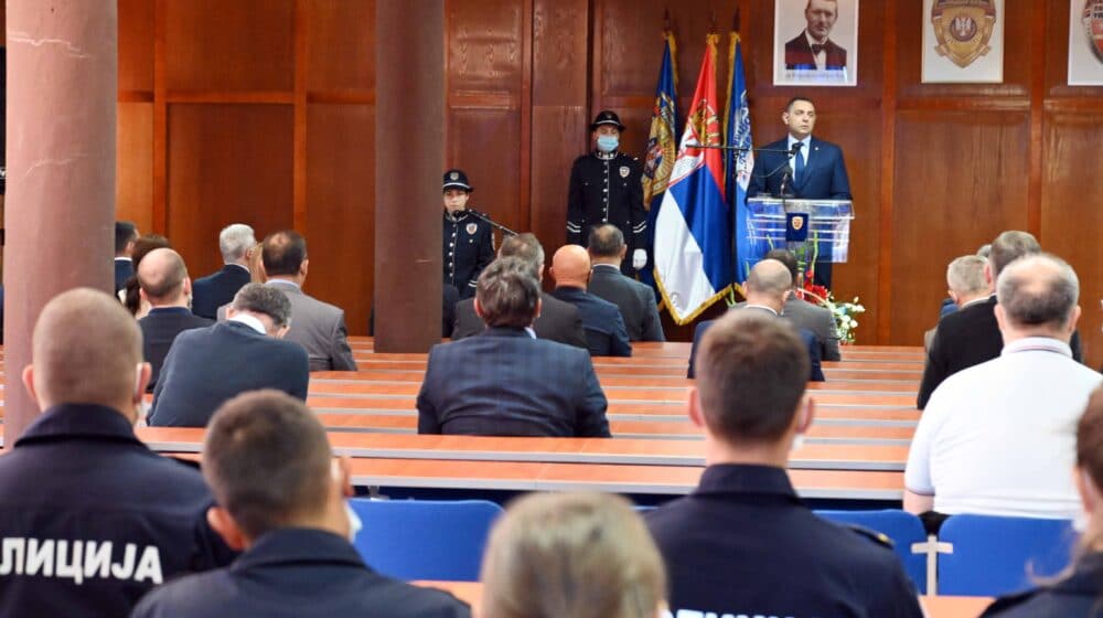 Vulin novoj generaciji KPU: Trudićemo se da vam obezbedimo još bolje uslove za život i rad (FOTO) 1