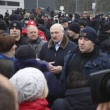 Lukašenko obišao migrante na granici i obećao podršku 6