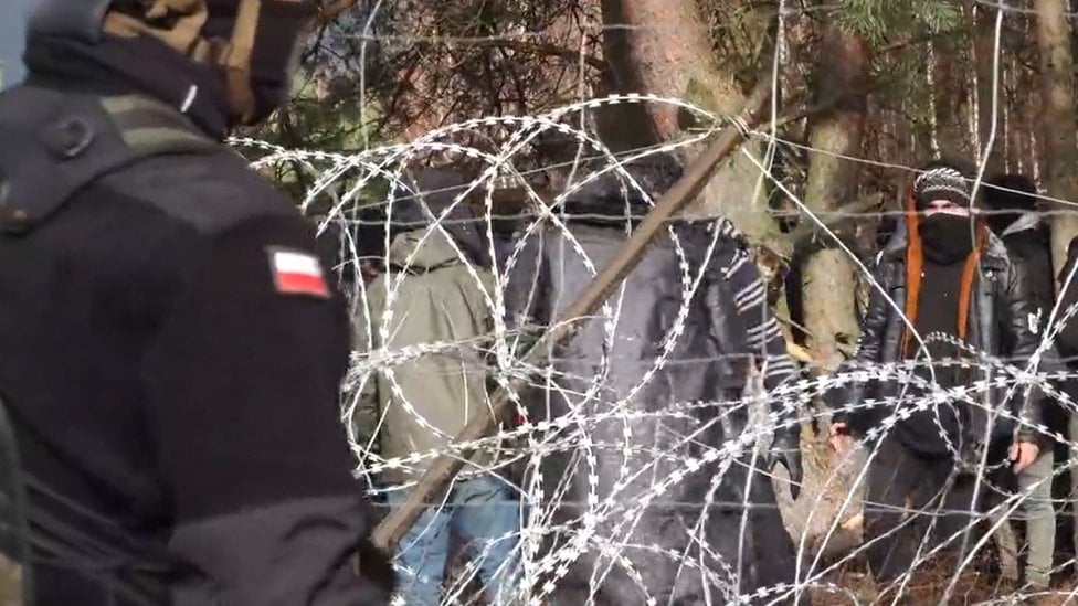 A Polish border guard