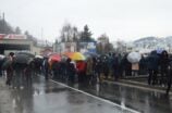 Među demonstrantima u Užicu i protivnici nošenja zaštitnih maski (FOTO/VIDEO) 3