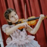 Šestogodišnja Emilija iz Niša obožava da svira violinu, već osvojila 30 nagrada 1