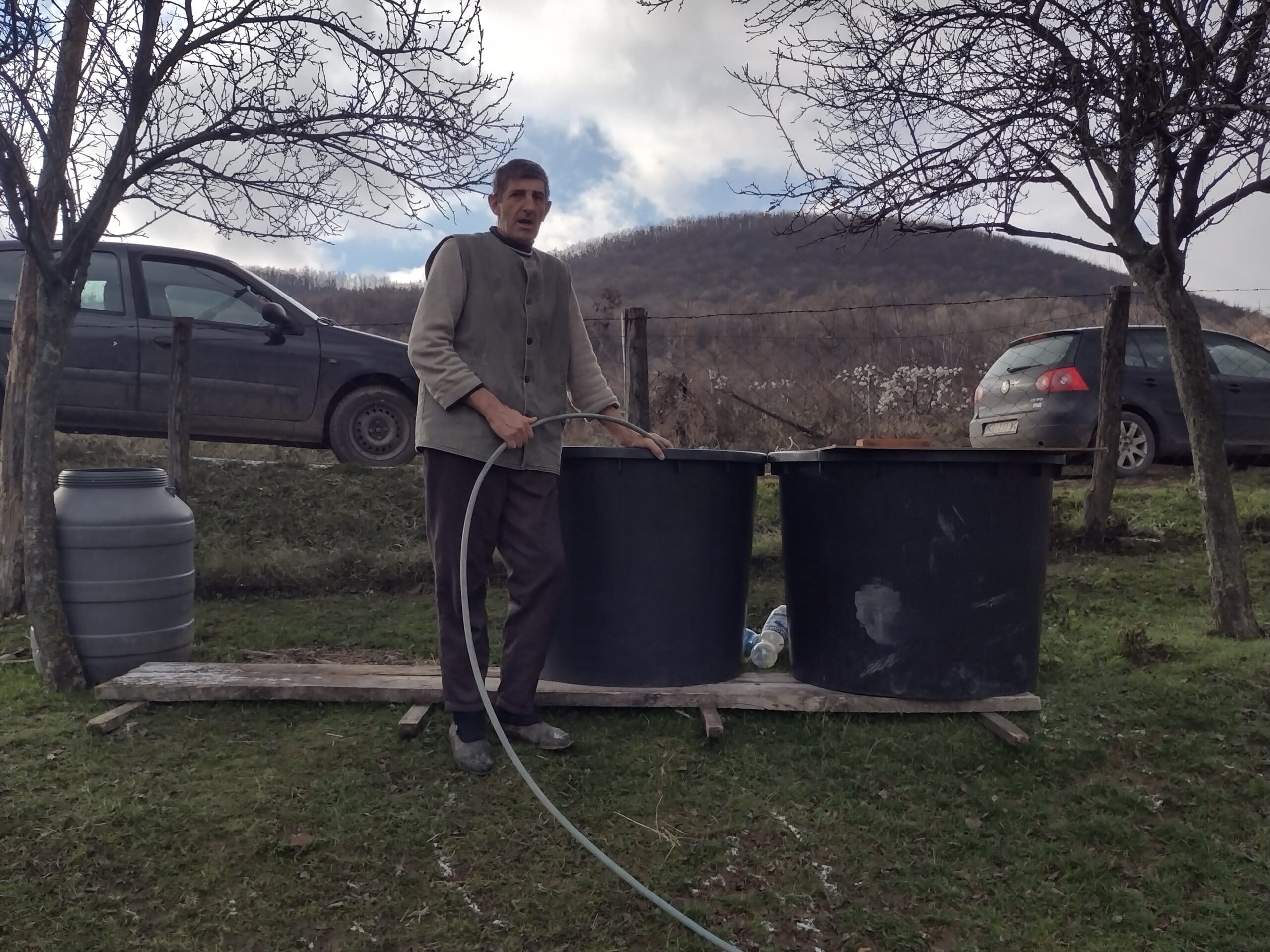 Tope sneg i sakupljaju kišnicu u 21. veku nadomak Kragujevca (FOTO) 6