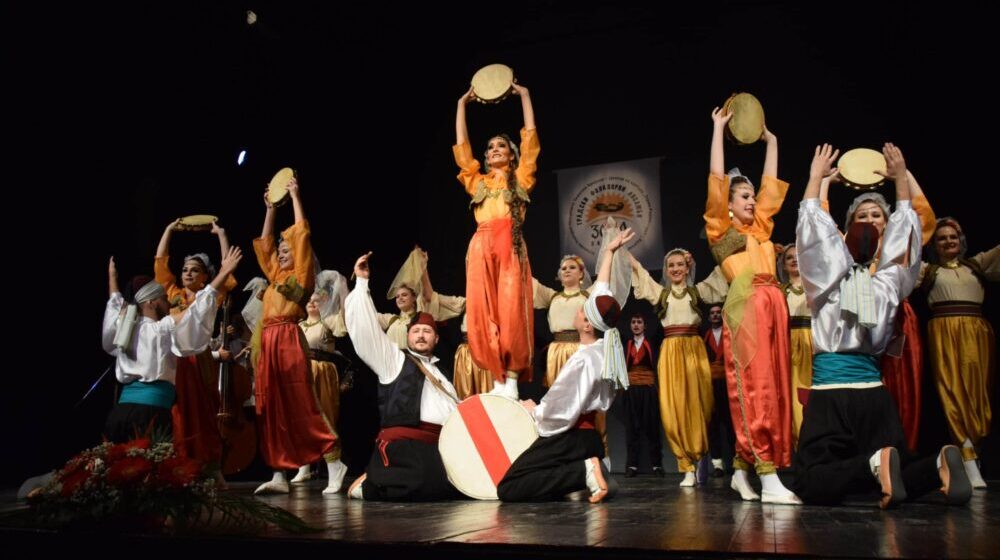 Gradski folklorni ansambl “Zo-Ra” iz Zaječara godišnjim koncertom zaokružio 2021. 1
