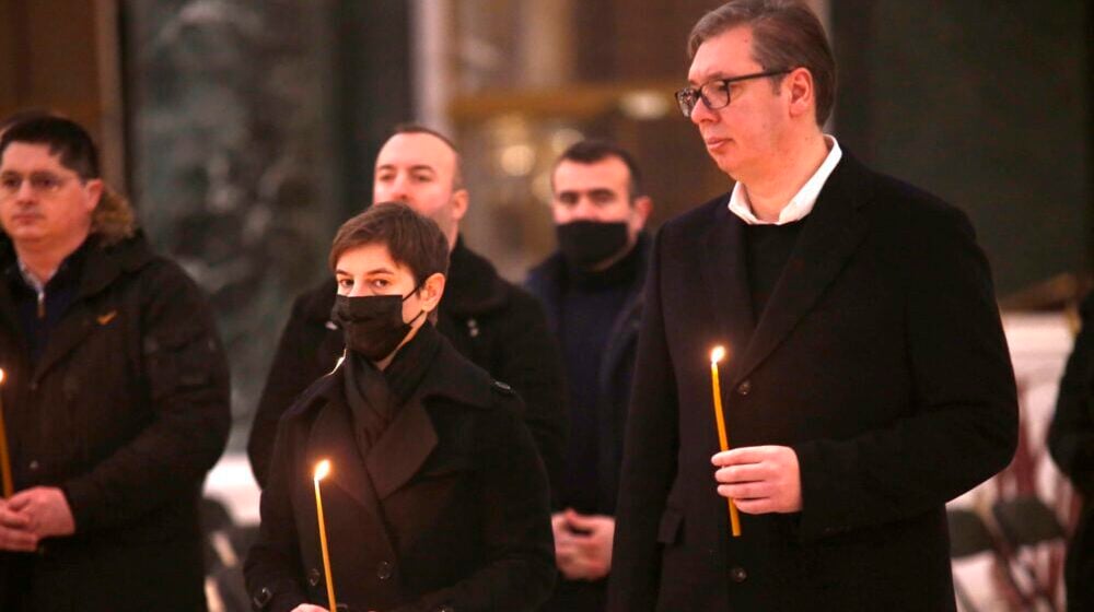 Vučić upalio sveću za Olivera Ivanovića (FOTO) 1