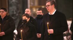 Vučić upalio sveću za Olivera Ivanovića (FOTO) 10