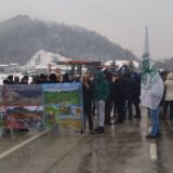 Blokada puta u mestu Pesak trajala tri sata 5
