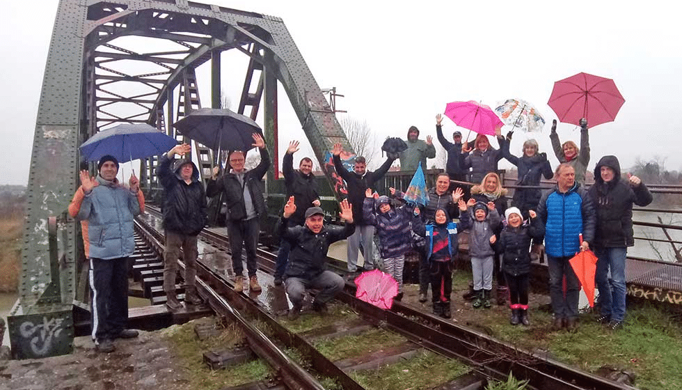 Građani Zrenjanina opraštaju se od Železničkog mosta, simbola njihovog bezbrižnog detinjstva 1