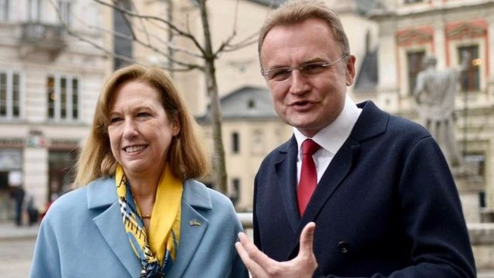 Lviv mayor Andriy Sadovy with the US Charge d'Affaires Kristina Kvien