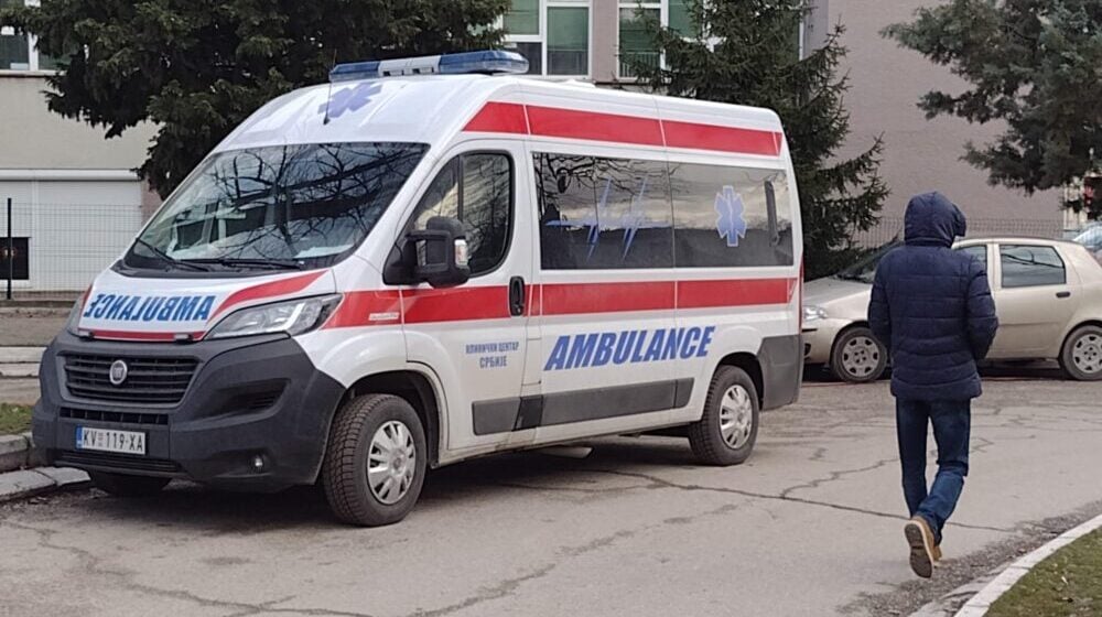 Kragujevačka Hitna pomoć intervenisala zbog saobraćajne nezgode u kojoj su povređene dve osobe 1