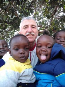 Kako je Jagodinac odlučio da godinama volontira u Africi i radi u sirotištima u Keniji i Tanzaniji (FOTO) 3