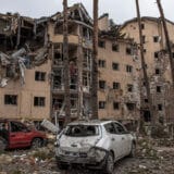 Ukrajinske vlasti: Broj žrtava napada na devetospratnicu u Nikolajevu porastao na 14 12