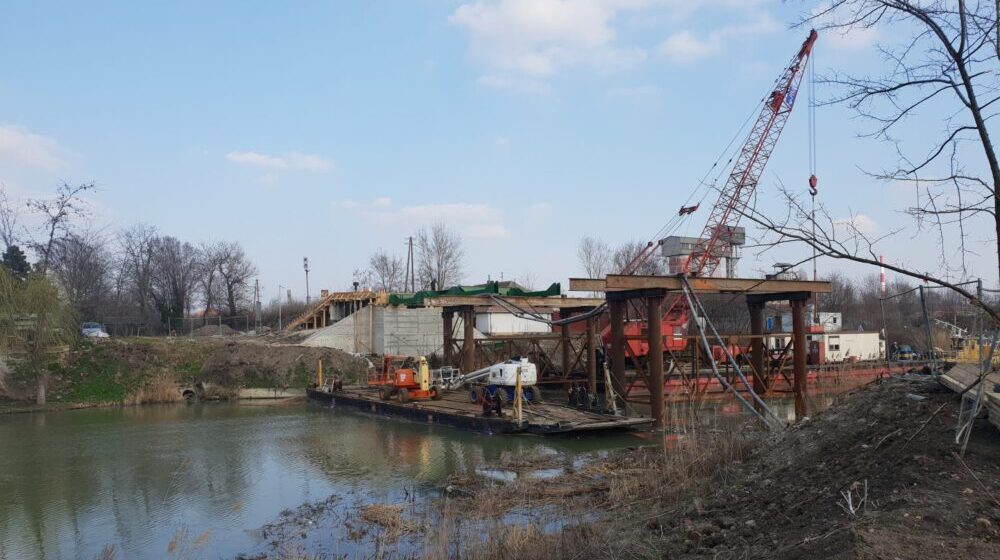 Počelo postavljanje delova novog Železničkog mosta u Zrenjaninu 1