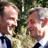 Bivši predsednik Francuske Sarkozi će glasati za Makrona u drugom krugu izbora 4