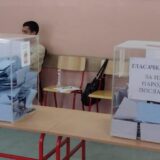 U Kragujevcu oko 20 časova gužve ispred birališta, birači dobijali SMS poruke da glasaju za Vučića 10