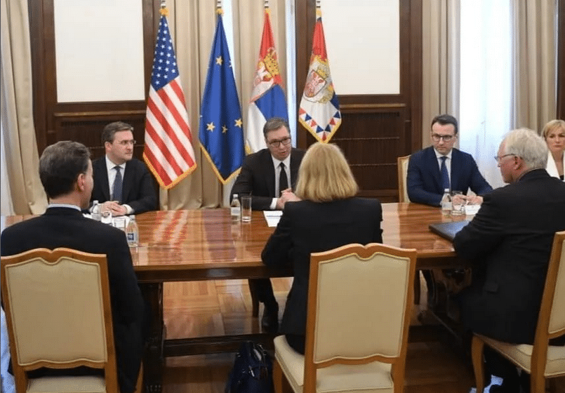 Održan sastanak predsednika Vučića i pomoćnice državnog sekretara SAD Donfrid (FOTO) 1