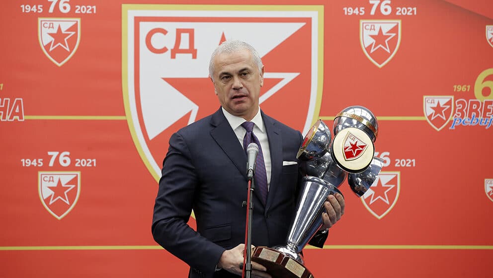 FK Crvena zvezda pokreće postupak kako bi osvojio još jednu retroaktivnu titulu: Mi smo legalni šampioni, Partizanu da se oduzme trofej iz sezone 1985/86. 14