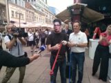 Satirična inauguracija u Nišu: Izloženi simboli Vučićevog predsednikovanja 4