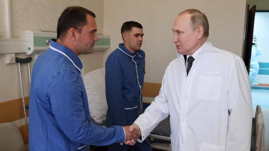 Bizaran susret Vladimira Putina sa povređenim ruskim vojnicima: "Svakako ćete se vratiti u borbu" 1