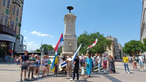 U Beogradu, uz poruku da Putin nije Rusija, protest protiv agresije na Ukrajinu 6