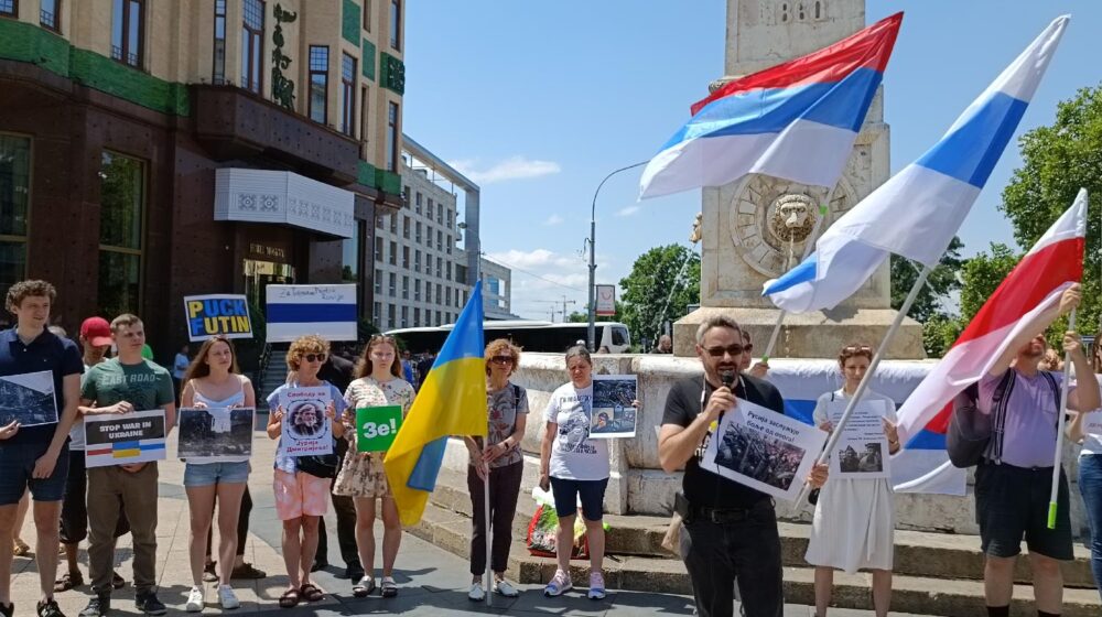 U Beogradu, uz poruku da Putin nije Rusija, protest protiv agresije na Ukrajinu 1