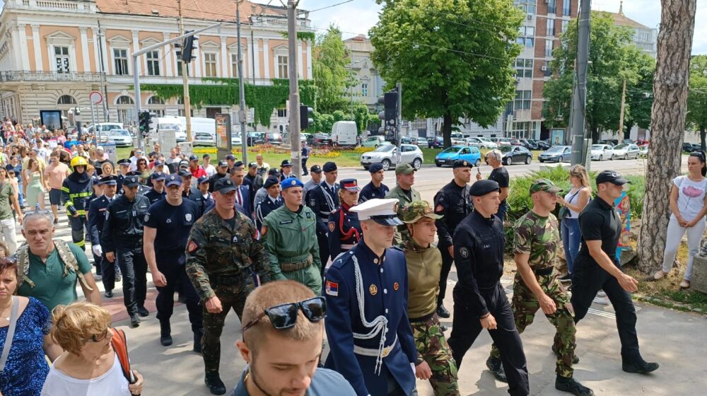 Narodna stranka čestitala Dan policije časnim policajcima: Rukovodstvo MUP-a politizovano 1