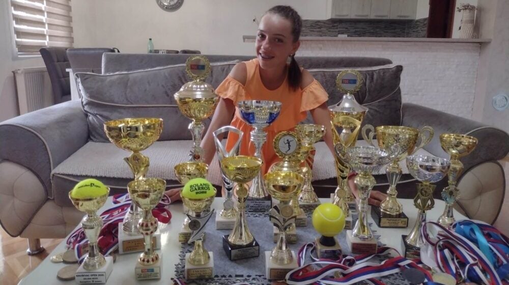 Teniserka iz Kragujevca ima 12 godina, a već je prvakinja države u tenisu i reprezentativka 1