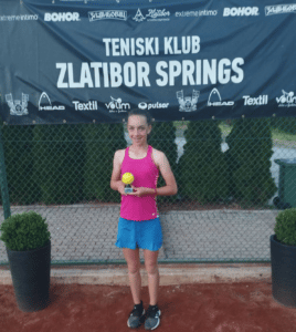 Teniserka iz Kragujevca ima 12 godina, a već je prvakinja države u tenisu i reprezentativka 5