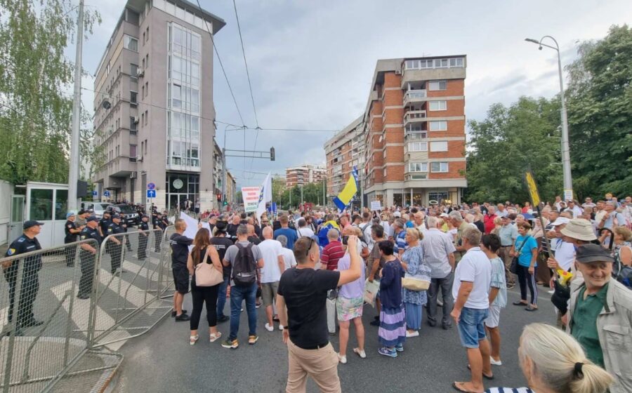 U Sarajevu blokirana ulica ispred OHR-a, građani uzvikuju: Ne damo Bosnu 1