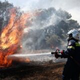 Požari i dalje bukte u Grčkoj, saobraćaj u ugroženim delovima u prekidu 14