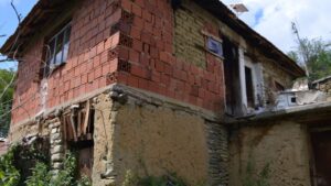 "Lagali su da jedem travu, hrane imam jer sam nešto sačuvao": Težak život Mirka iz sela Brnjare kod Bujanovca 2