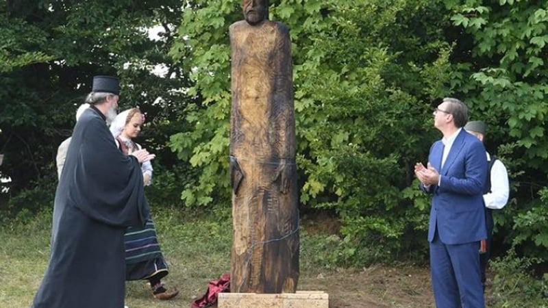 Otkriven spomenik Belom Markoviću 1