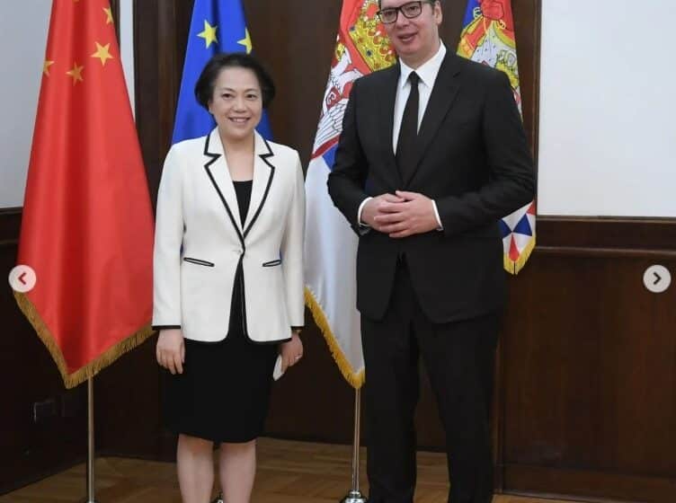 Ambasadorka Kine Čen Bo na sastanku s Vučićem: Primetili smo da ste vi i Vlada uradili mnogo na smirivanju tenzija 1