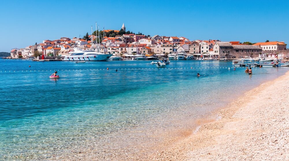 Na šta treba da motrite kada odete na plažu u Hrvatskoj: U mestima gde fali obezbeđenja, lopovi "trljaju ruke" 1