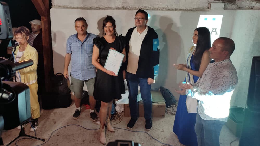 Novinarka TV Pirot Vanja Mijalkov dobila nagradu za najbolji turistički televizijski film na Vrmdža Festu 1