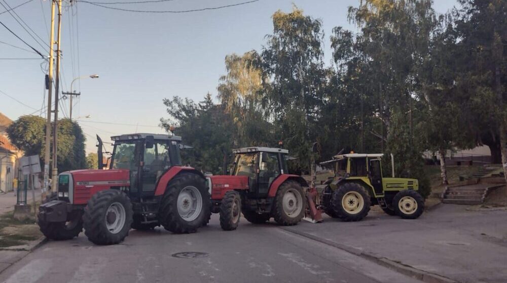 Protest poljoprivrednika u Rači kod Kragujevca: Zahtevi isti kao u Novom Sadu