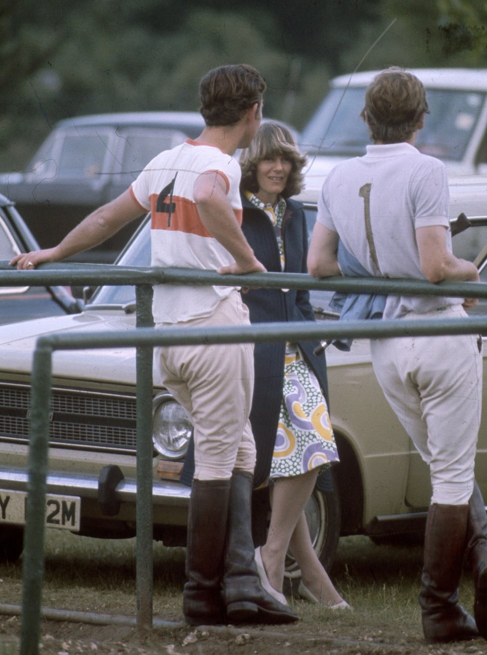 Kralj Čarls Treći i Kamila Parker Bouls, sada kraljica supruga, posle polo meča oko 1972.