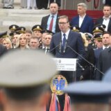 Šta je politička poruka vraćanja obaveznog služenja vojske? 4