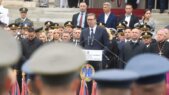 Promovisani najmlađi oficiri Vojske Srbije, Vučić im poželeo karijere poput strojevog koraka (FOTO) 3