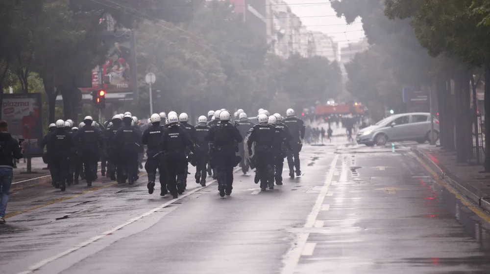 "Najradije bi zamenio čitav narod, ali to ne ide": Sagovornici Danasa o Vučićevim pretnjama da će da zameni policajce i tužioce 9