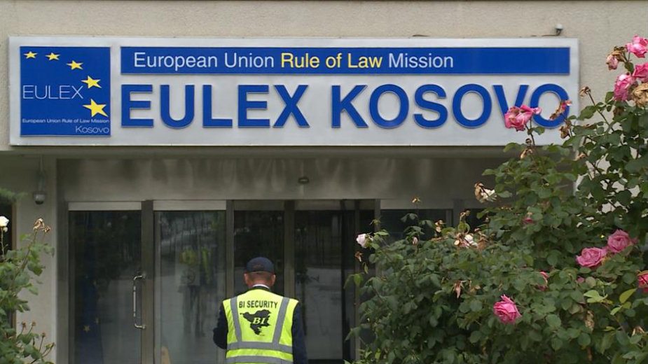 Euleks o konvoju sa vozilima KP na Severu: Pratnja povodom zamene redovnih policajaca u Leposaviću 1
