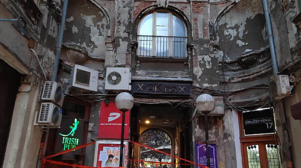 Upozorenje za građane: Pada fasada u centru Beograda 1