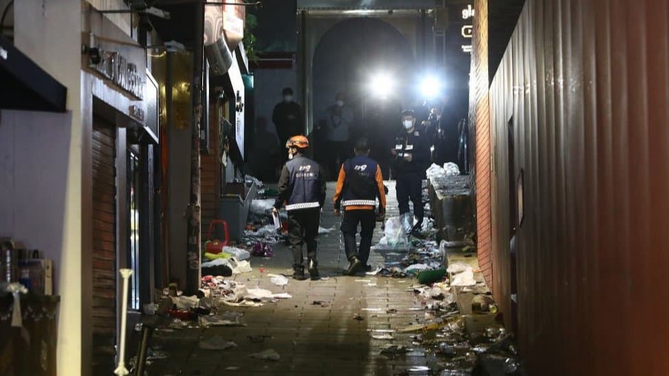 Alley scene after crush, 30 Oct 22