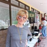 “Najbitnije da se on samo vrati, pošto nemam poverenja ni u policiju ni u sud”: Supruga privedenog aktiviste sa Starice, Irena Barbulović, govori za Danas 18
